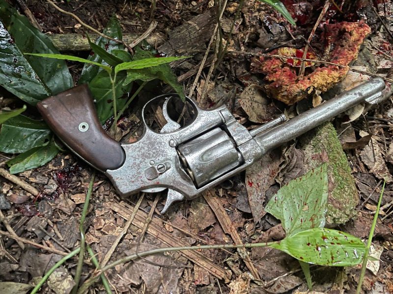 Suspeito que atirou contra policiais morreu no local – Foto: Divulga&ccedil;&atilde;o/PM/ND