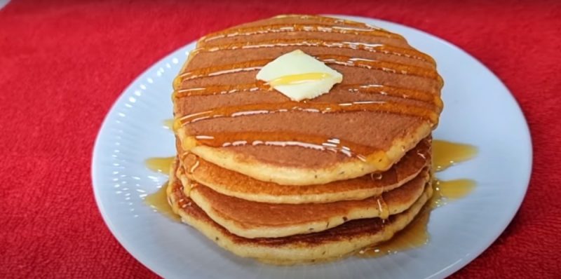 Café da manhã sem pão: panqueca é uma opção mais saudável