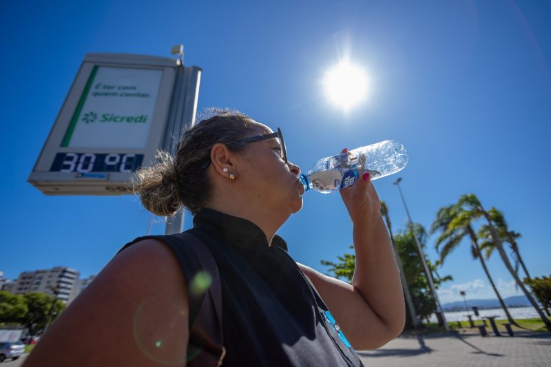 Florianópolis esteve entre as cidades com maiores temperaturas em fevereiro no estado