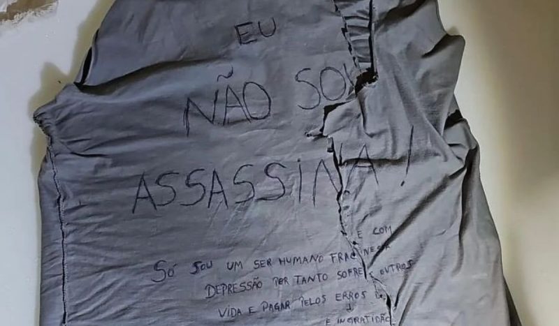 Camiseta encontrada na cela da suspeita tinha a mensagem 'não sou assassina'