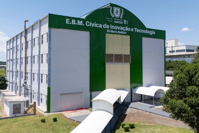 foto da primeira Escola Cívica de Educação e Inovação em Chapecó