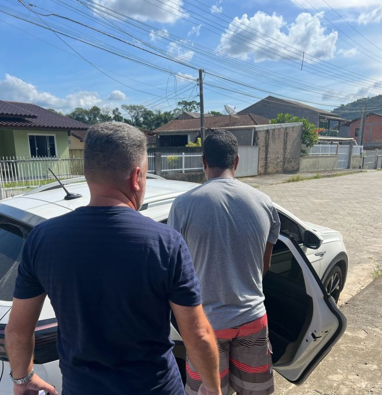 Condenado por matar homem sendo preso em Blumenau 