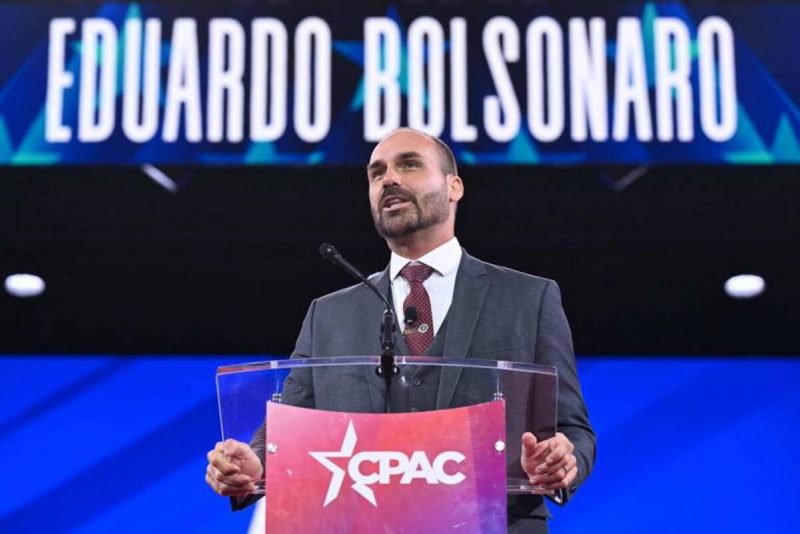 Eduardo Bolsonaro discursou em evento internacional da direita nesta quinta-feira (20) - Foto: Saul Loeb/AFP/ND