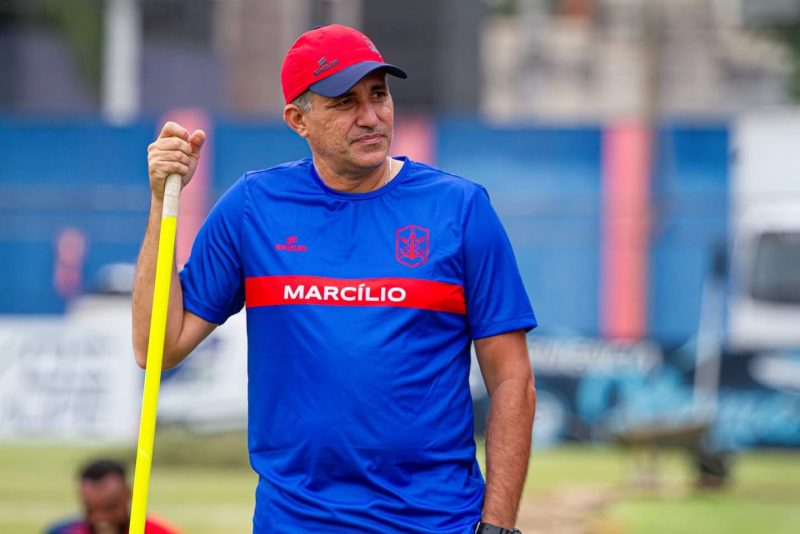 Técnico Eduardo Souza pediu para sair do Marcílio Dias