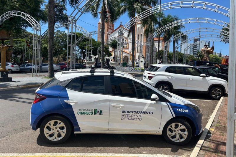 Carro de monitoramento inteligente do estacionamento rotativo de Chapecó