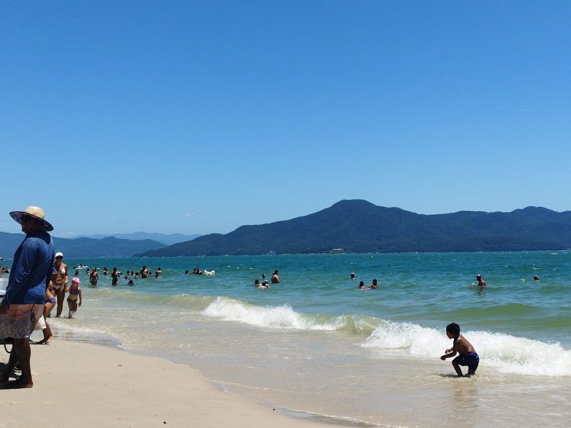 Santa Catarina terá fim de semana de calor intenso