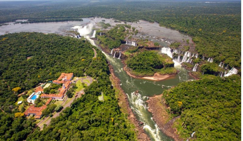 Vista panorâmica das Cataratas do Iguaçu