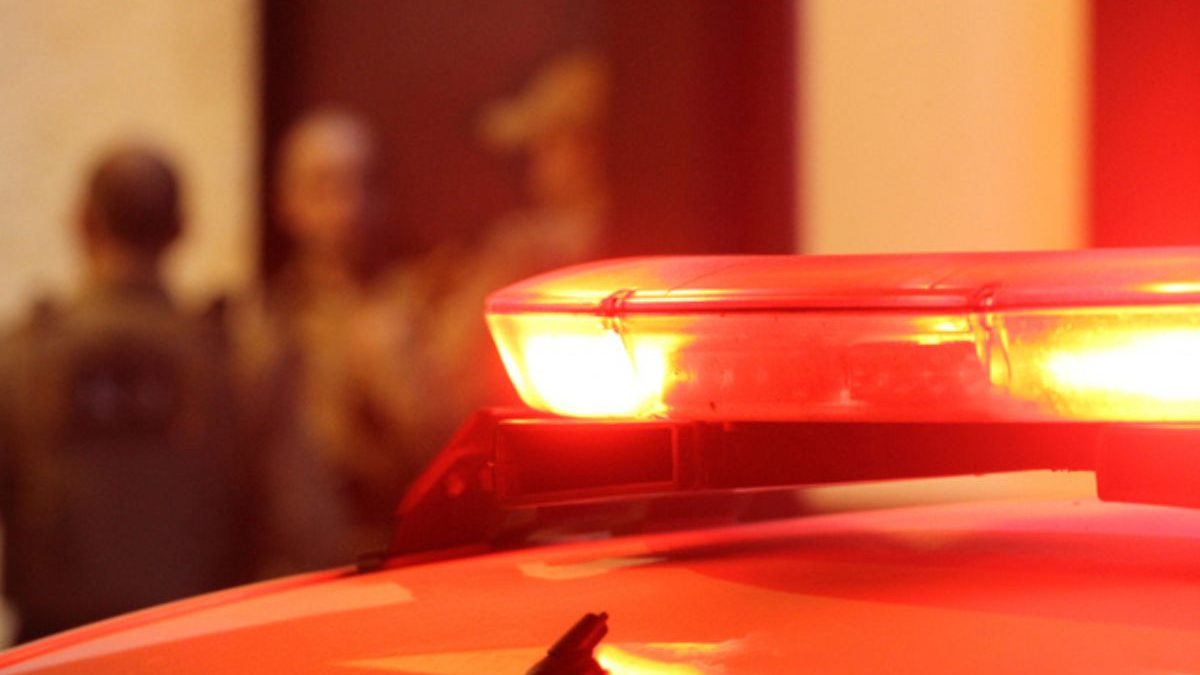 Criança de 4 anos morre após cair de segundo andar de hotel em SC