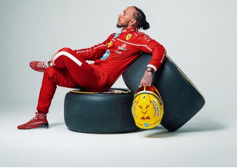 Hamilton chega à Ferrari cercado de expectativa