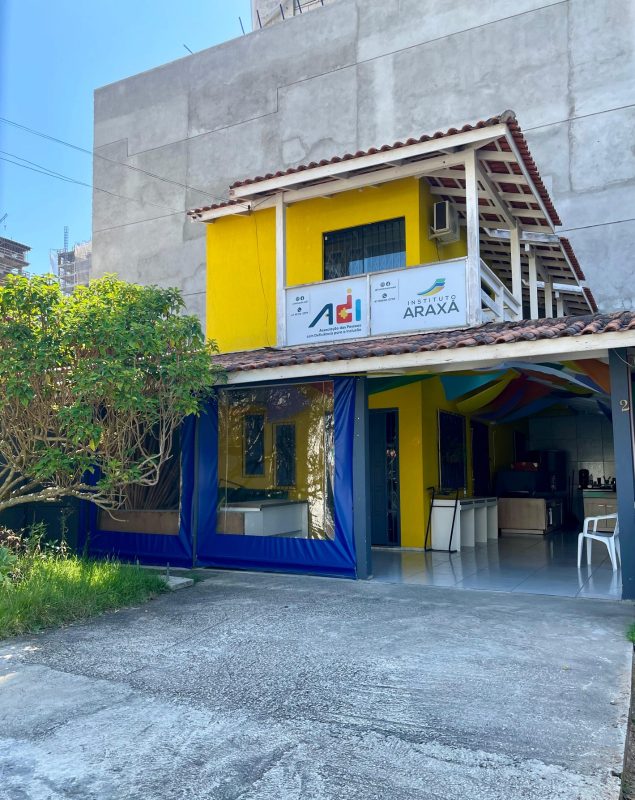 Foto mostra fachada do Instituto Araxá, onde será oferecido um dos cursos de capacitação para jovens 