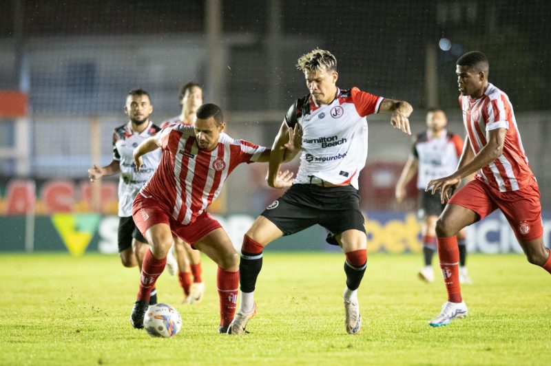 Hercílio Luz supera o JEC e conquista primeira vitória no Catarinense