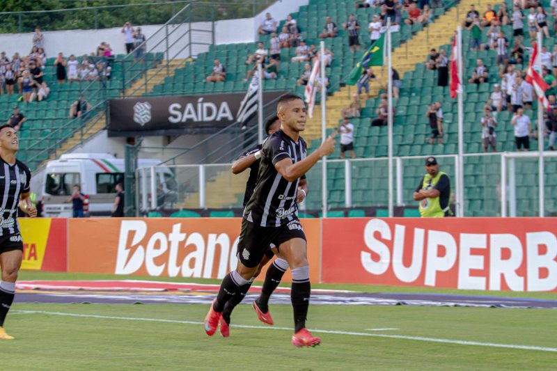 Marlyson é o artilheiro do Figueirense e vai enfrentar o Marcílio Dias