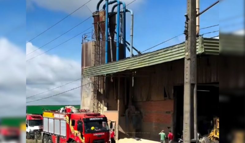 Trabalhador morreu soterrado em silo na manhã deste domingo (16). Na imagem, o local do acidente