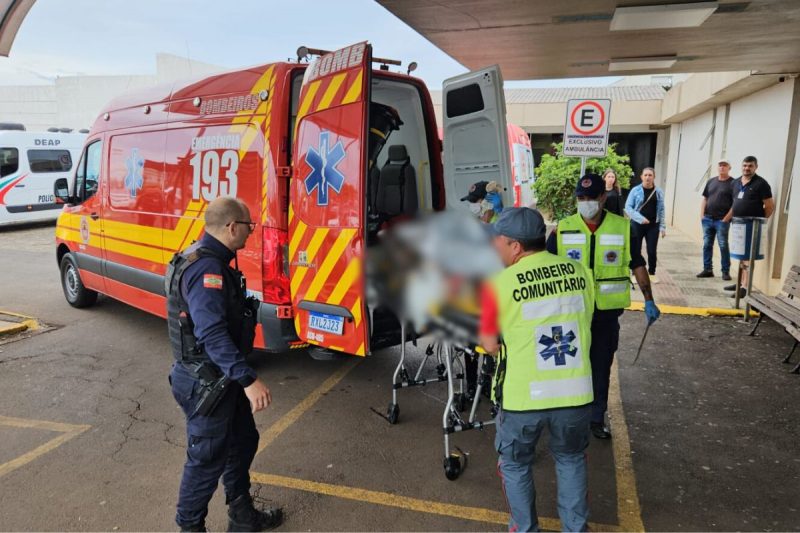 vítima de explosão em tanque chegando ao hospital