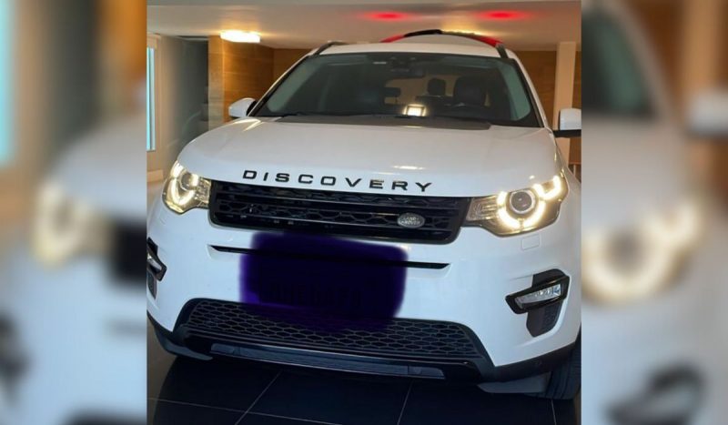 Veículo de luxo, avaliado em R$ 318 mil, foi apreendido