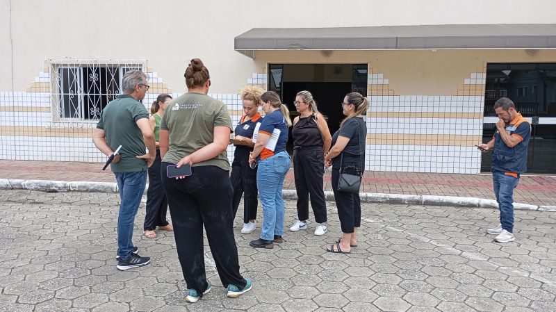 Defesa Civil de Itajaí realizando vistoria em abrigo 