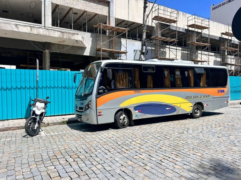 Micro-ônibus apreendido na campanha Transporte Legal 2025