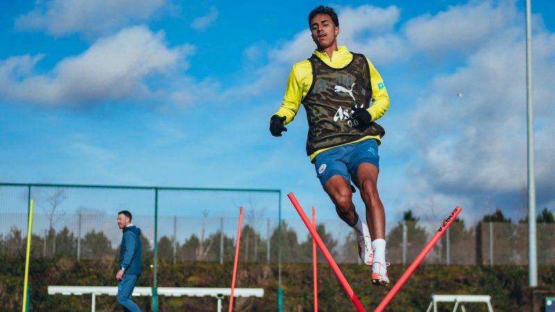 Reforço do Manchester City, Vitor Reis em um treino do time