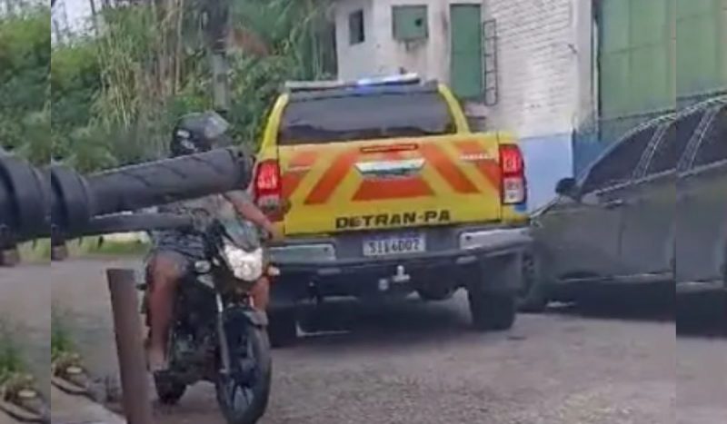 Caso ocorreu no domingo (9), em Ananindeua, no Pará. Na imagem, a viatura que o agente do Detran dirigia no momento do incidente