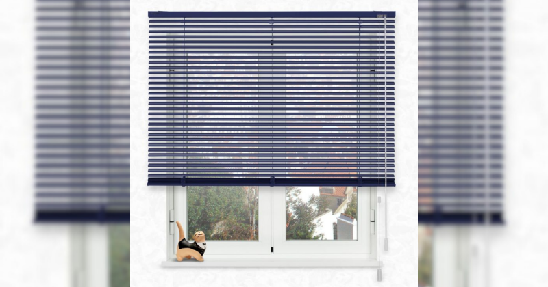 Imagem de uma persiana de alumínio, para mostrar como essa opção é boa para substituir a cortina convencional 