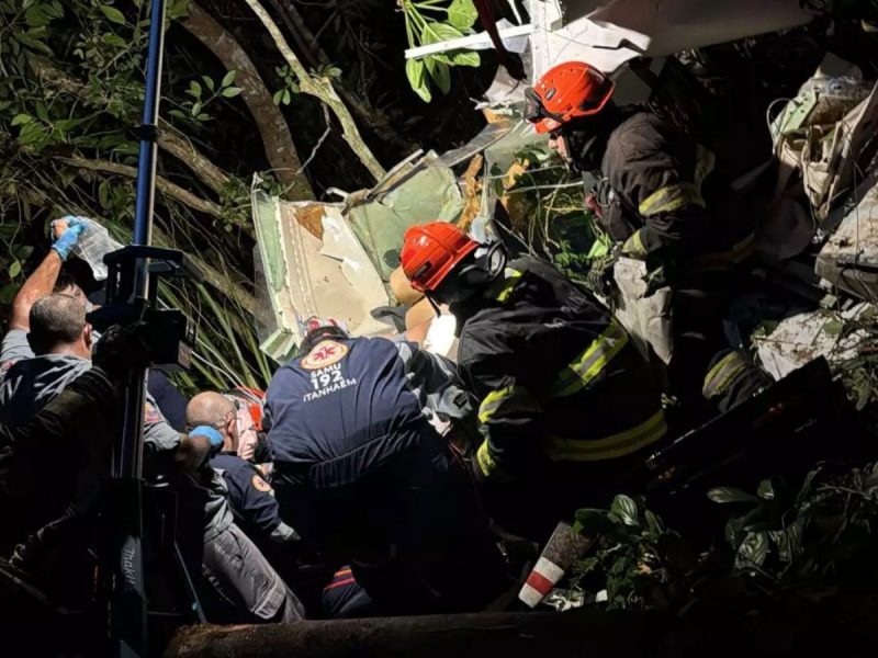 Queda de avião de pequeno porte em Itanhaém ocorreu neste domingo (9)