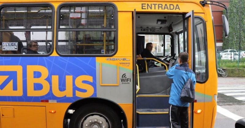 Ônibus da BC BUS, em Balneário Camboriú