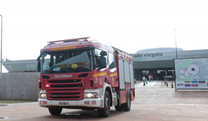 Bombeiros saindo de Estádio que atenderam acidente