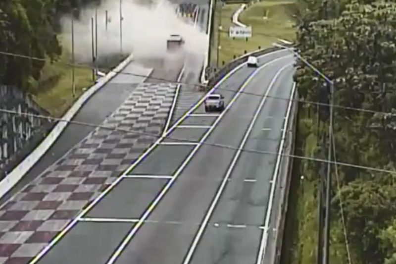 área de escape da BR-376