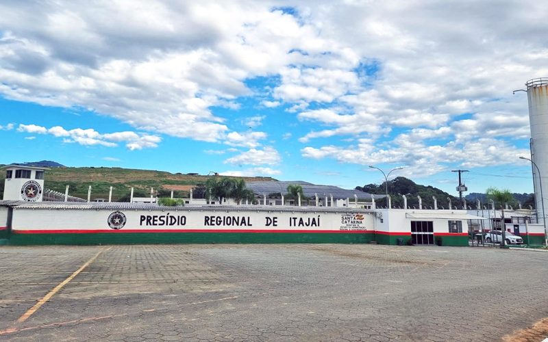 Sequestro do agente penitenciário ocorreu no presídio de Itajaí, conhecido como 'Canhanduba' - Foto: Sejuri/Reprodução/ND