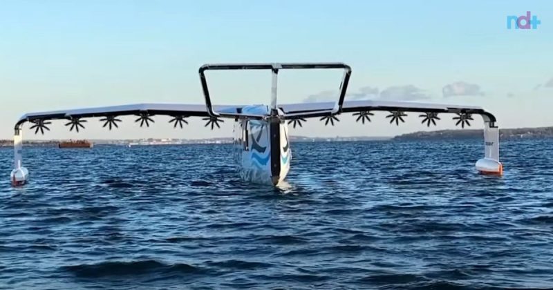 imagem mostra "barco voador" sobre águas