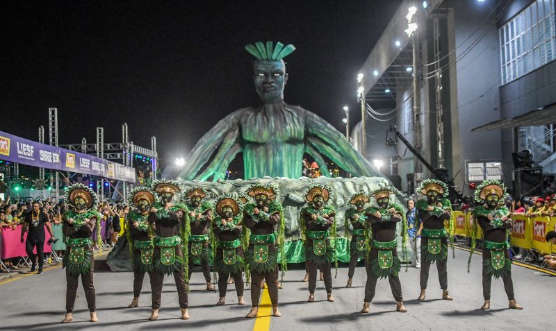 Comissão de frente da Unidos da Coloninha