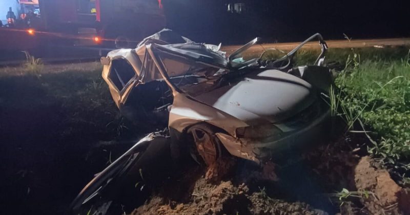 Colisão entre carros em Pouso Redondo