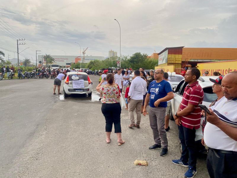 Foto mostra manifestação por jovem decapitado em Navegantes 