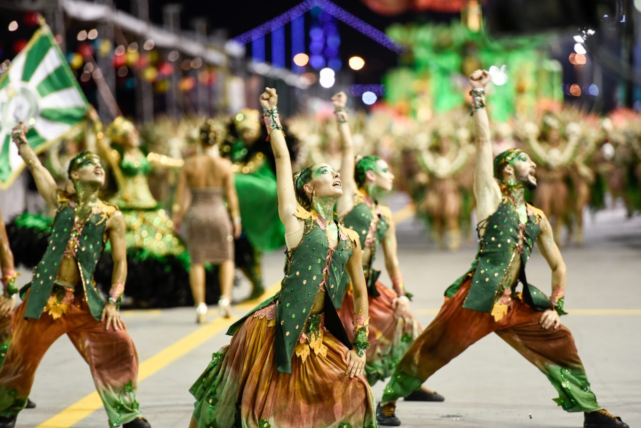 Comissão de frente da União da Ilha no Carnaval 2025, em Florianópolis - Mafalda Press/ND