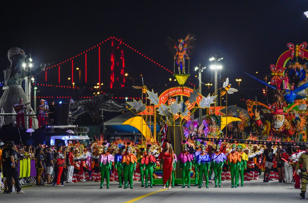 Comissão de frente e carro abre-alas da Consulado no Carnaval 2025 - Mafalda Press/ND