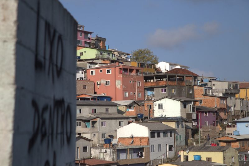 Costeira do Pirajubé, bairro onde homem foi morto a facada em Florianópolis