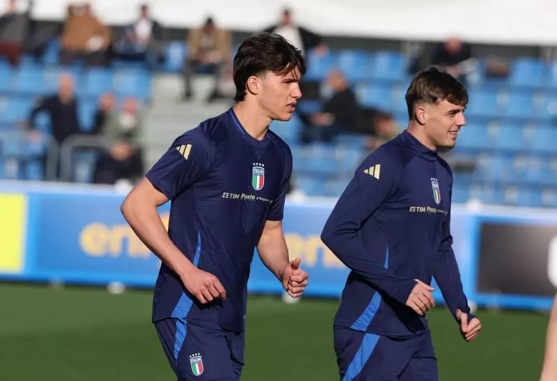 Cesare Casadei da Itália em ação durante o treino da Itália em Appiano Gentile