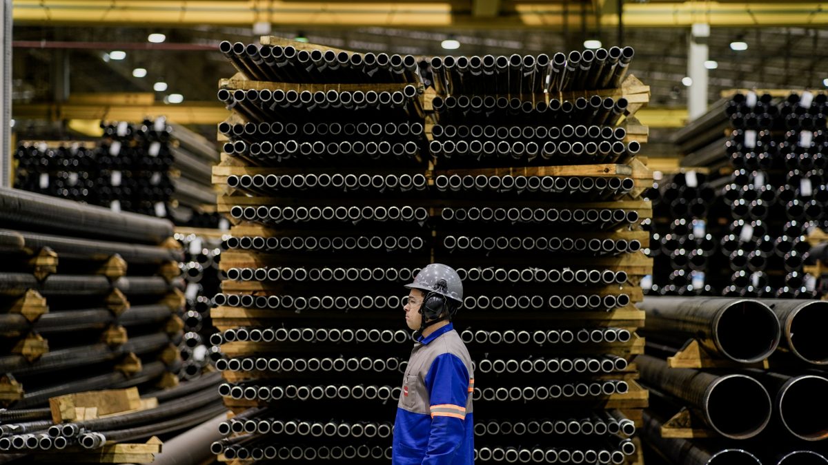 Indústria e serviços lideram criação de empregos em SC e estado é destaque no top 3 nacional
