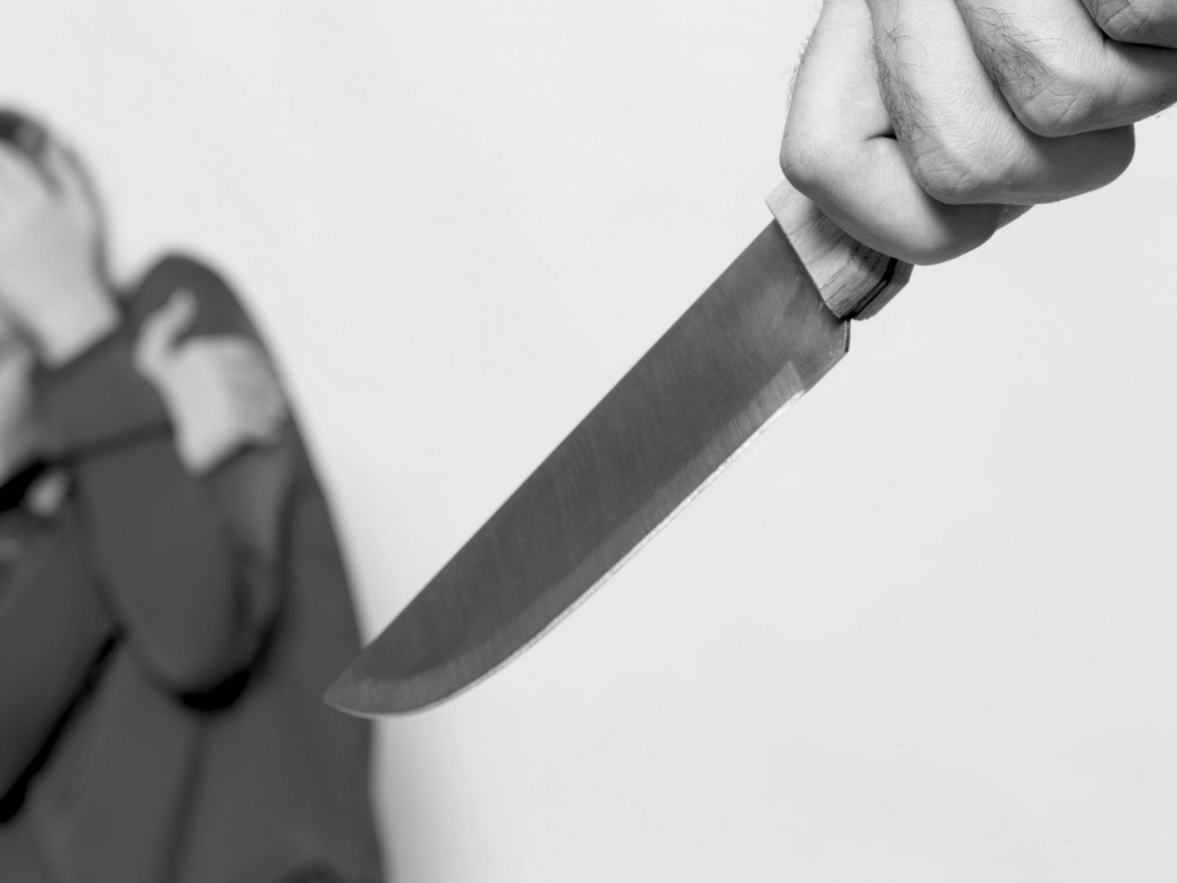 Agressão Mulher contou que foi agredida com um facão pelo companheiro; homem negou os fatos