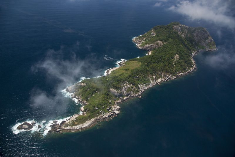 Ilha mais perigosa do mundo vista de cima