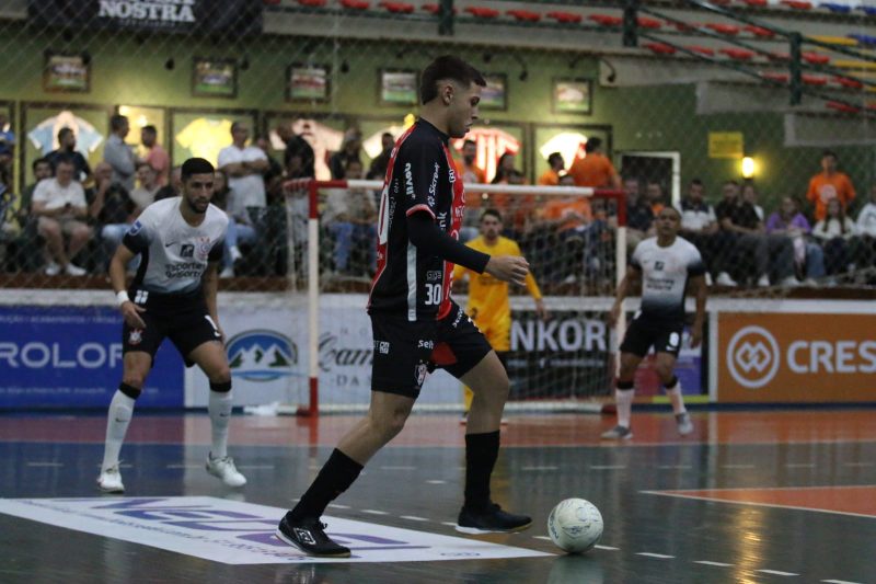 De virada, JEC Futsal perde para o Corinthians e se despede da Super Copa Gramado