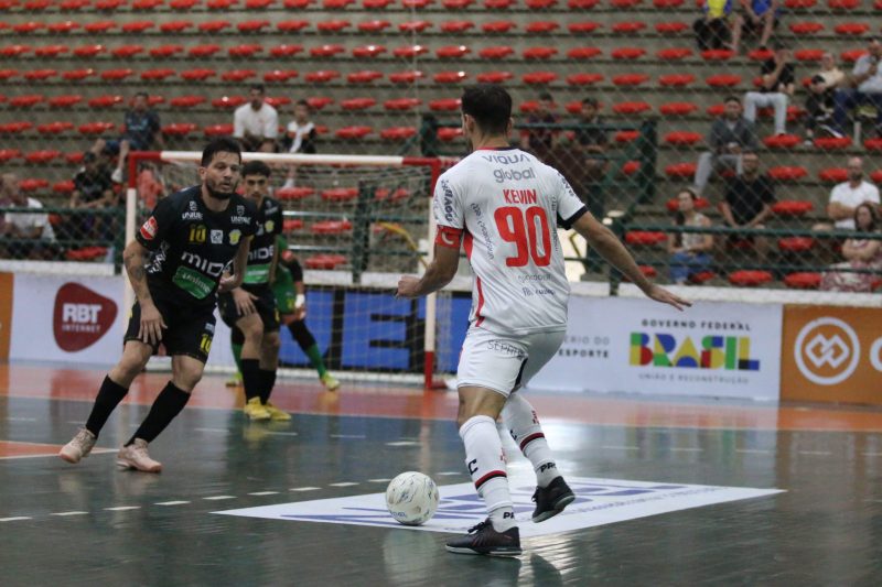 Líder do grupo A, JEC Futsal enfrenta o Sorocaba na última rodada da Super Copa Gramado