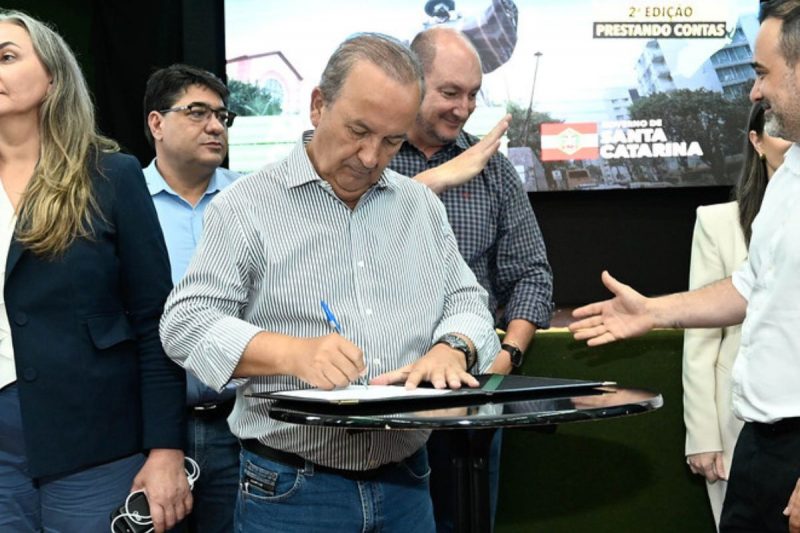 Jorginho Mello assina ordem de serviço para construção de área de escape no Goio-Ên