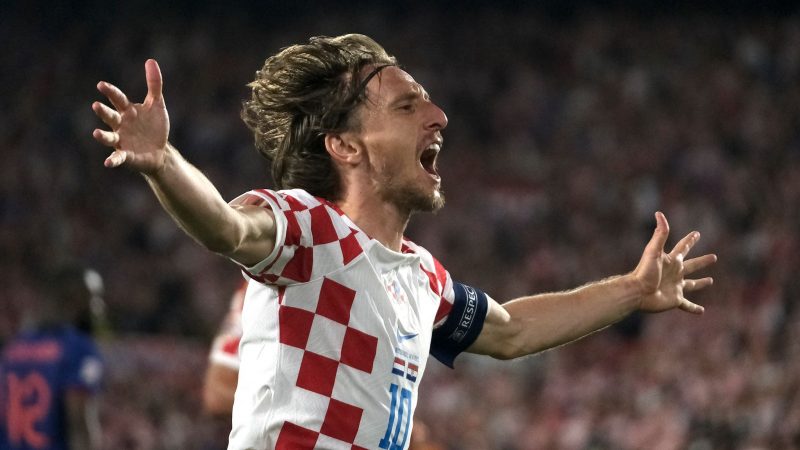 Luka Modric comemorando gol pela Croácia na Nations League