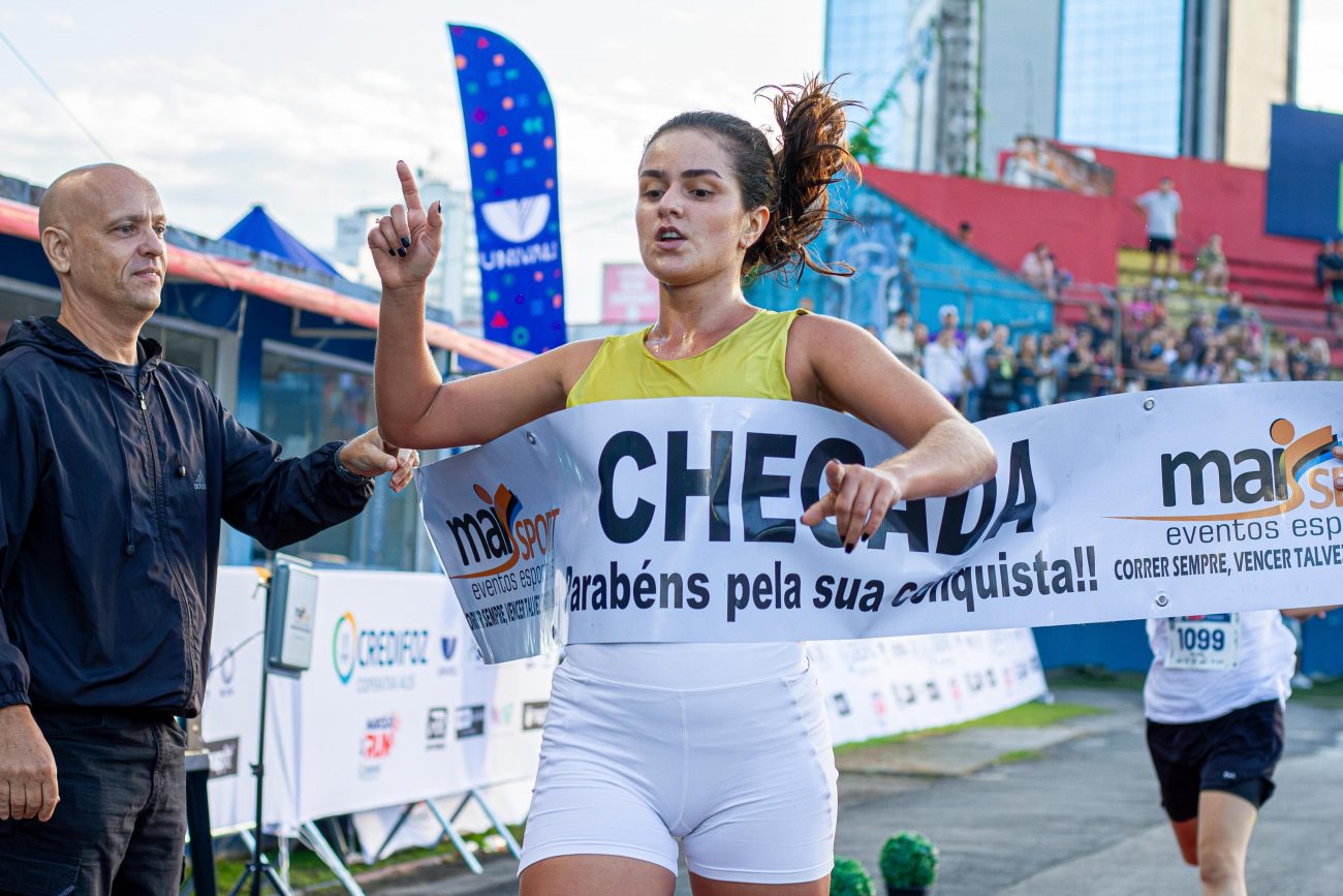 Corrida teve etapas de 3km, 5km e 10km - Divulgação CNMD Vica Bueno / Bruno Golembiewiski / Flavio Roberto