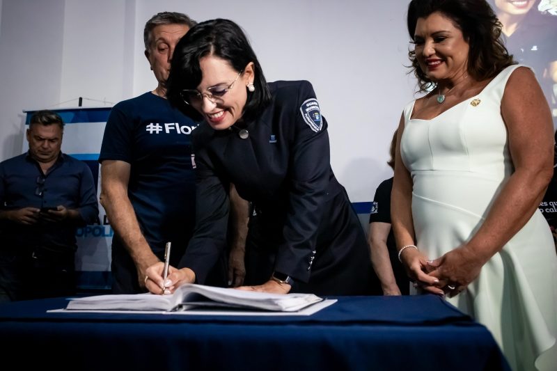 Maryanne Mattos (PL) assinou sua posse como prefeita de Florianópolis até 17 de março - Foto: Allan Carvalho/PMF/Reprodução/ND