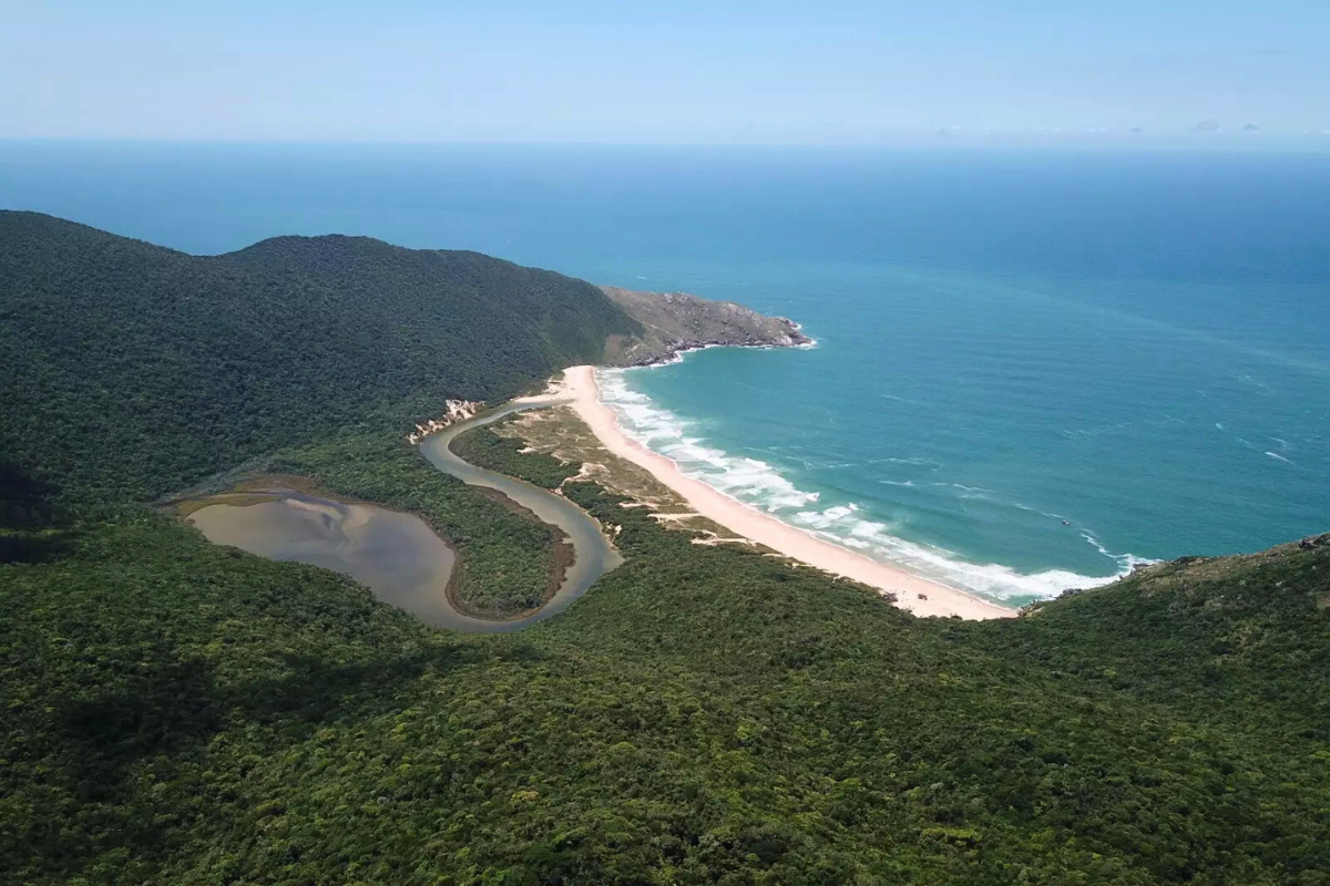 Lagoinha do Leste é considerada a segunda melhor praia de Florianópolis em índice internacional