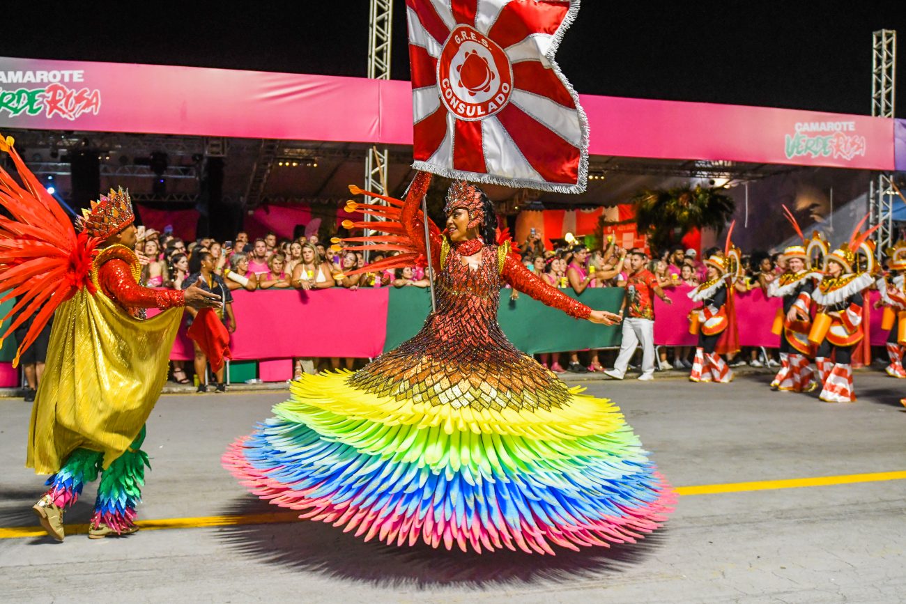 Mestre-sala e porta-bandeira da Consulado no Carnaval 2025 - Mafalda Press/ND