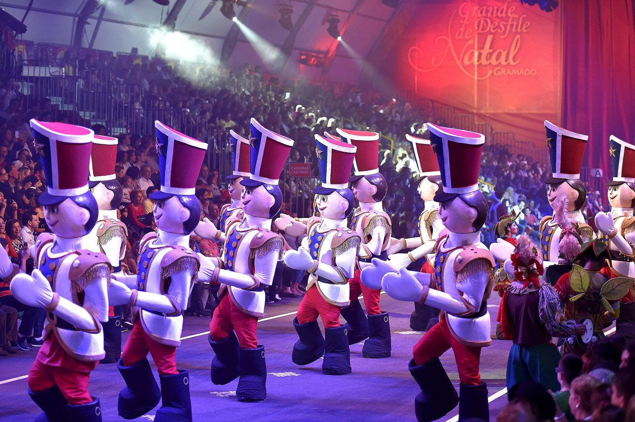 Desfile do principal evento de Gramado: o Natal Luz, referência nacional - Cleiton Thiele