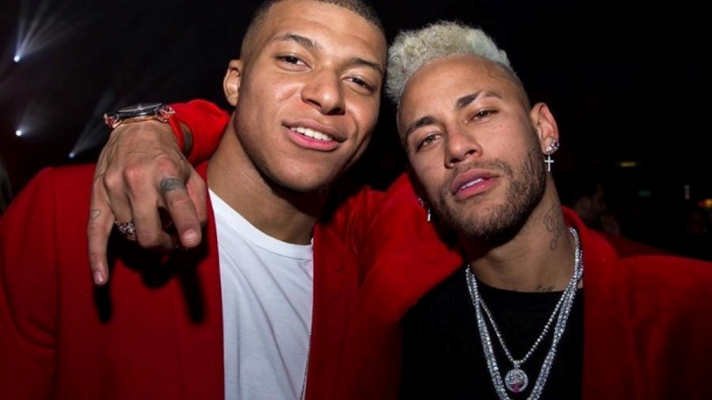 Neymar e Mbappé juntos em festa de aniversário 